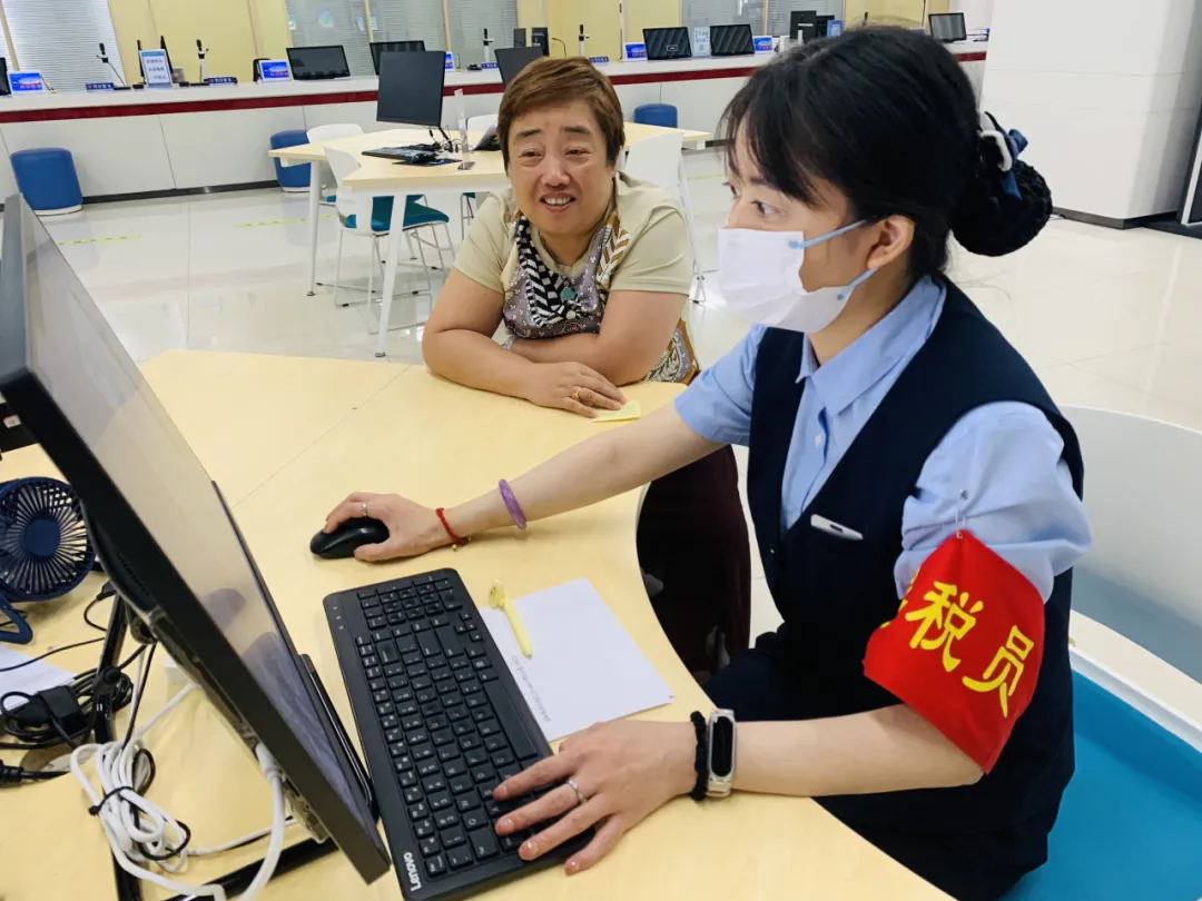 员工风采丨王文燕：擦亮办税“窗口” 打造服务金字招牌